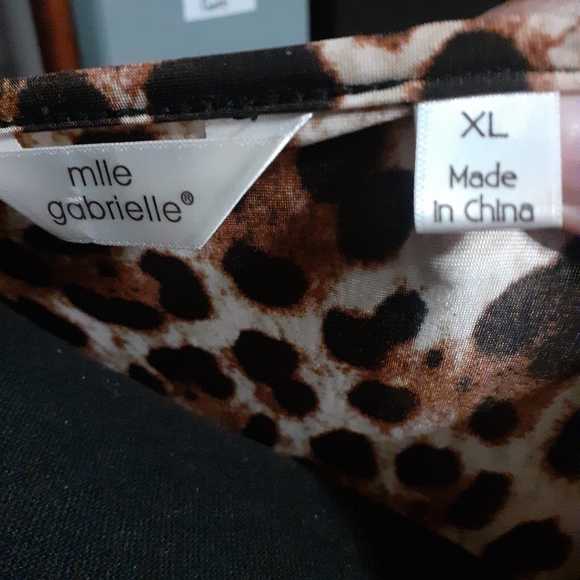 Dress and necklace set - Picture 5 of 6